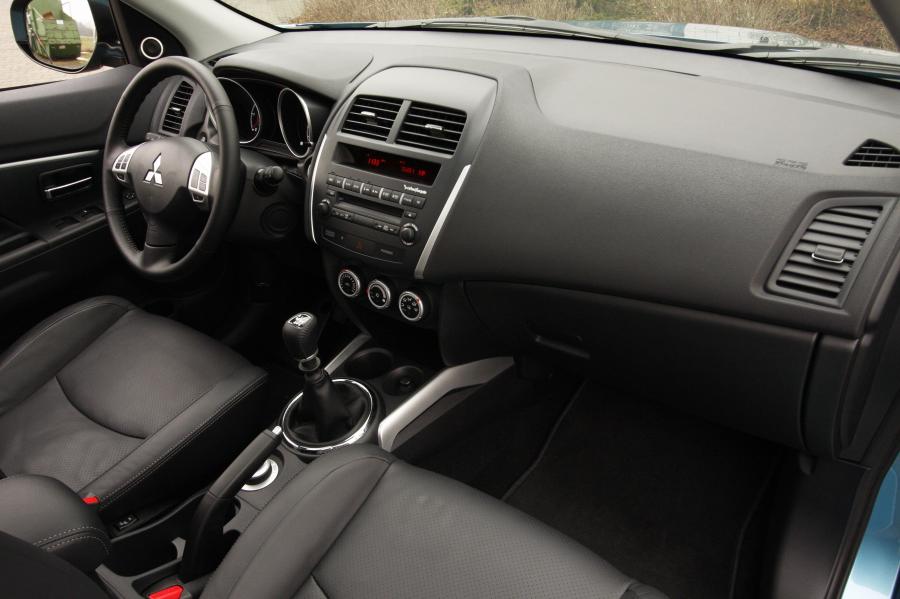  Mitsubishi ASX 2010 года  (фото 15 из 82)